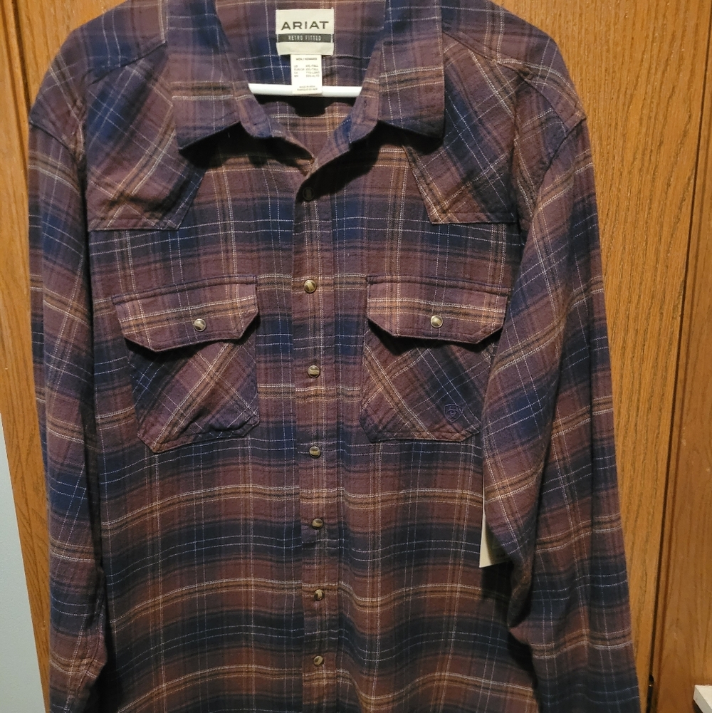 Ariat- Mens Retro-Fitted Snap down Shirt